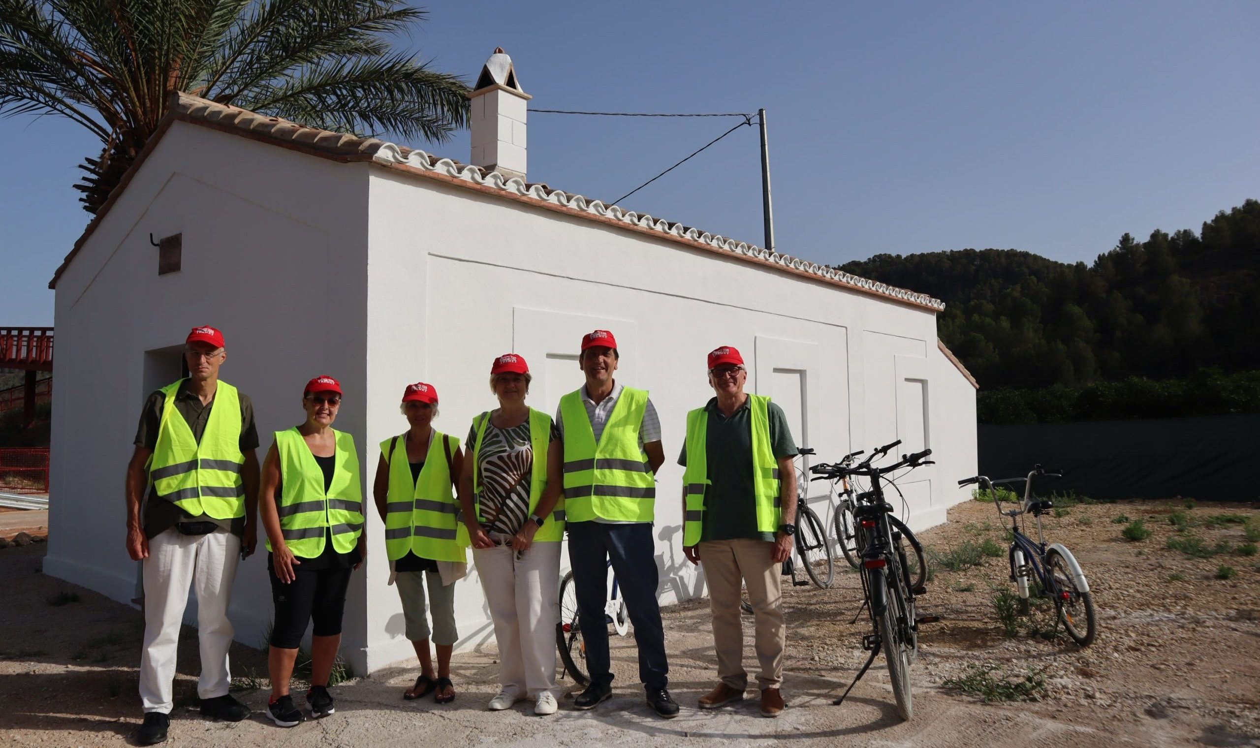 Acondicionamiento de la caseta guarda agujas y entorno como punto de recepción de usuarios del Camí Natural de l’Antic Trenet Carcaixent-Dénia en el pk14.2 de la cv-50
