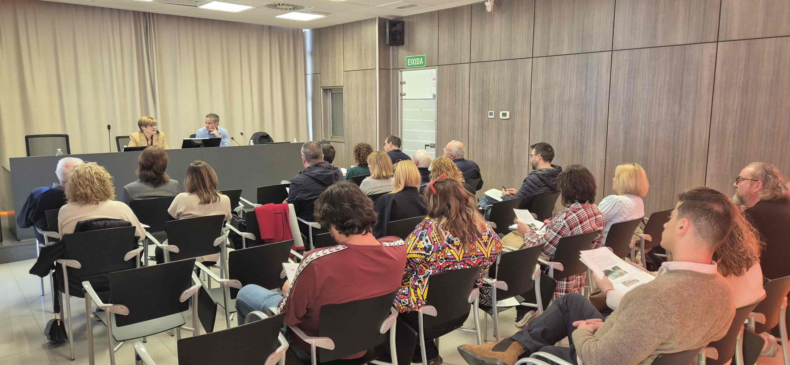 Reunión informativa con los municipios de la Ribera Alta para tratar las ayudas directas a entidades locales afectadas por la DANA