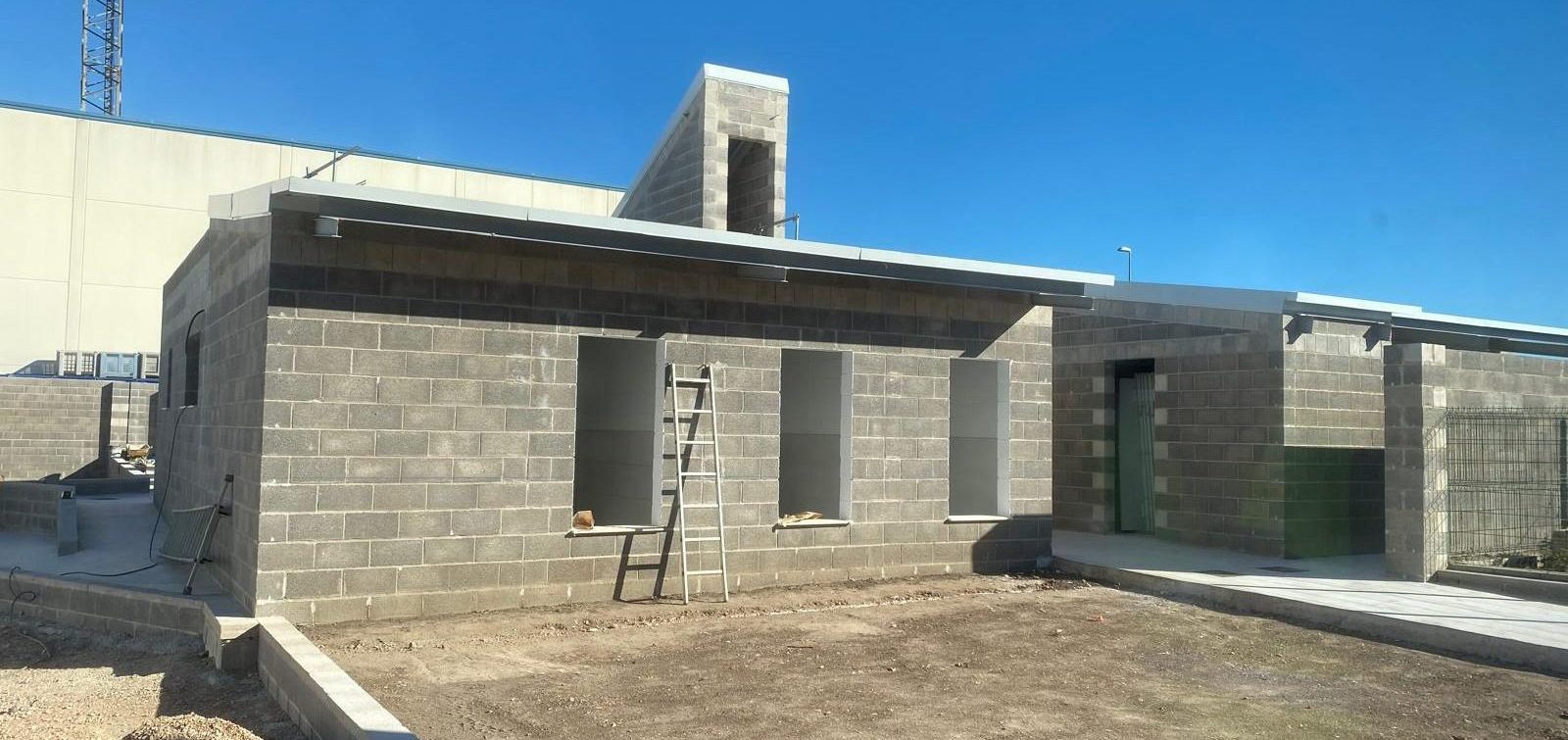 Visita de obras a los centros de acogida de animales que gestionará el Consorci de la Ribera en Tavernes de la Valldigna y l’Alcúdia
