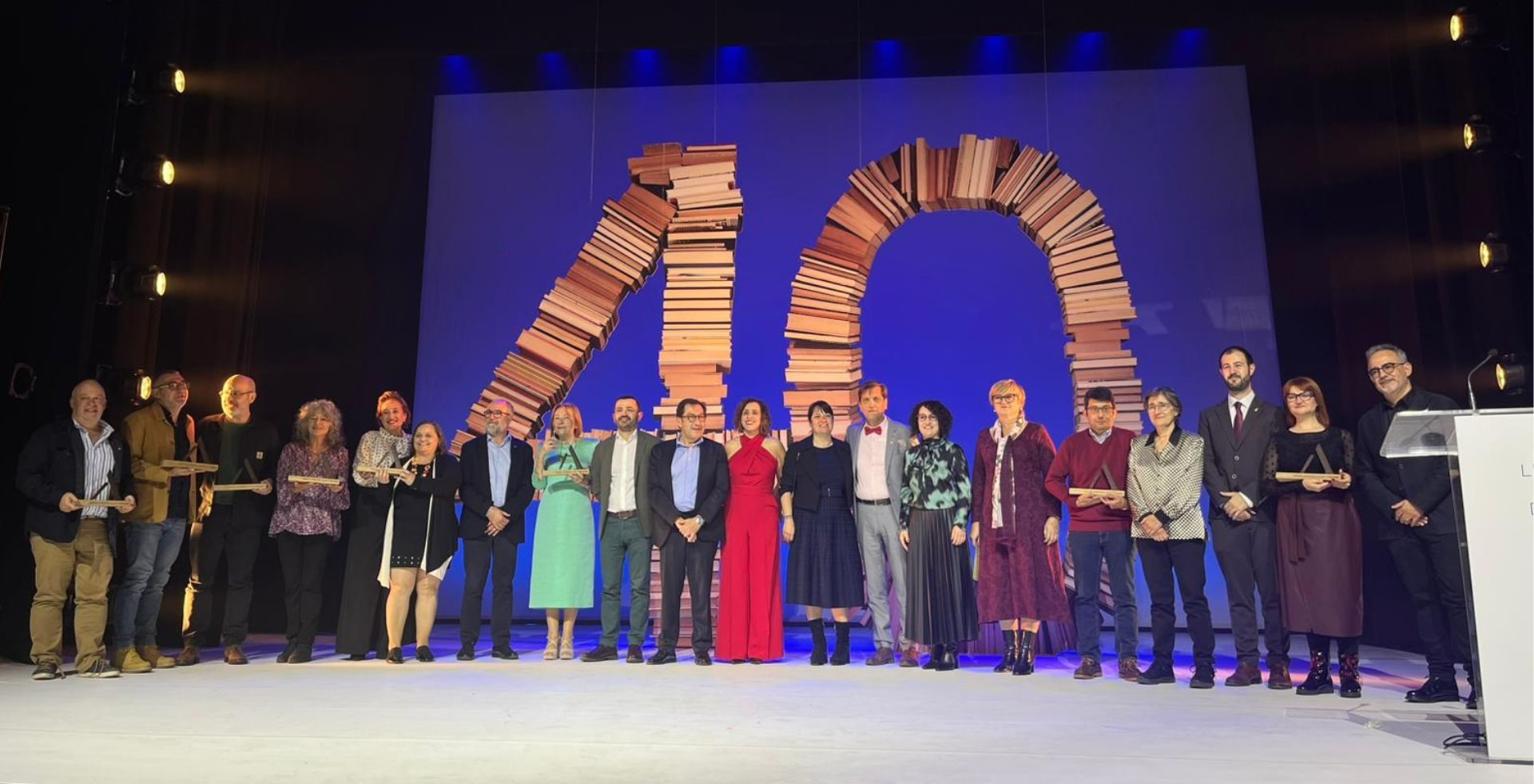Premios Literarios Ciutat d’Alzira. El XXVII Premio de Ensayo Mancomunitat Ribera Alta ha recaído en Eusebi Ayensa, con el libro “Per què Grècia, avui?”